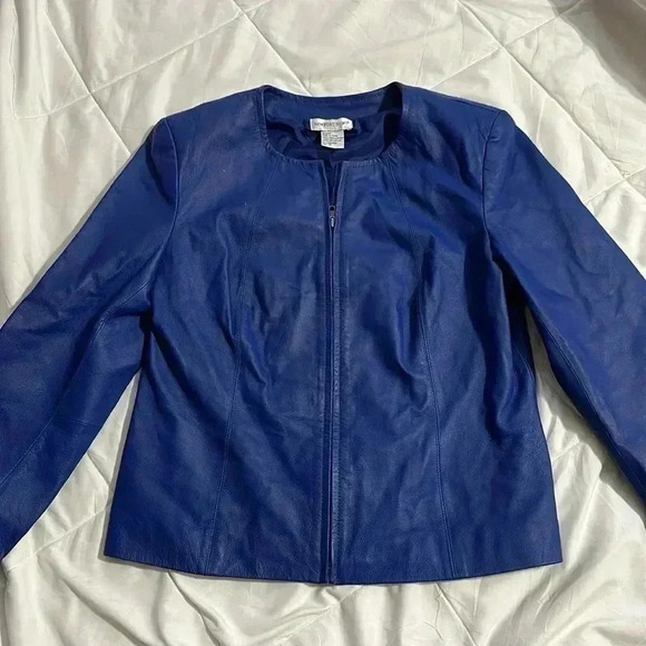 Newport News royal blue leather jacket. Zip front, round color. Size 14 - Picture 1 of 6